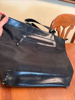 Kenneth Cole Reaction Black Leather Shoulder Bag